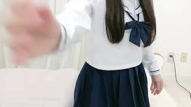  Mia land  online show from 10/29/25, 01:21