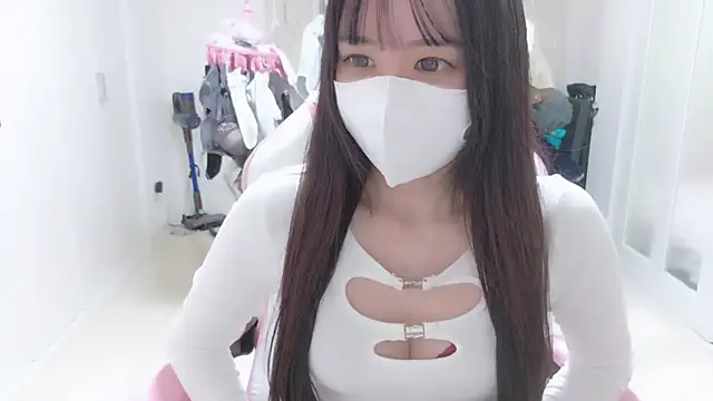  Mia land  online show from 02/25/26, 02:39