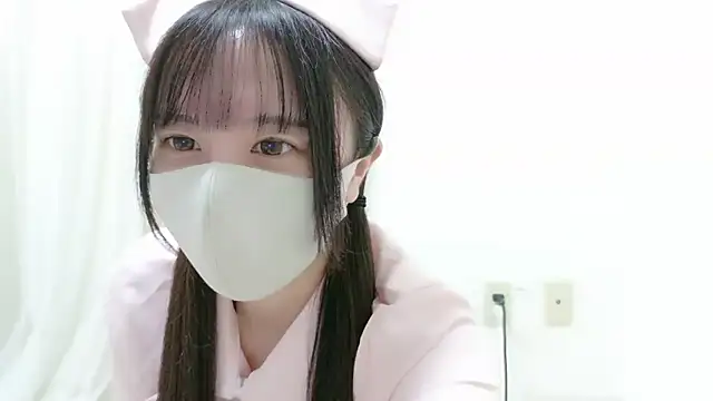  Mia land  online show from 10/31/25, 01:30