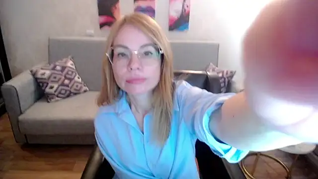 shy hot cat online show from 09/16/25, 08:15