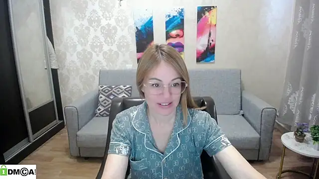 shy hot cat online show from 10/28/25, 07:18