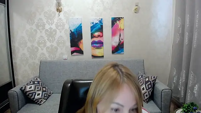 shy hot cat online show from 09/15/25, 10:15