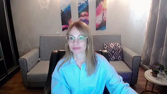 shy hot cat online show from 10/03/25, 08:38