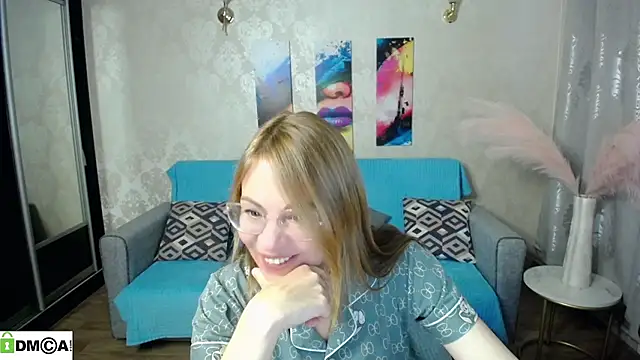 shy hot cat online show from 11/14/25, 07:45