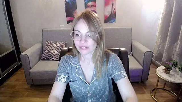 shy hot cat online show from 10/02/25, 08:50