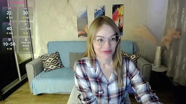 shy hot cat online show from 11/28/25, 09:09