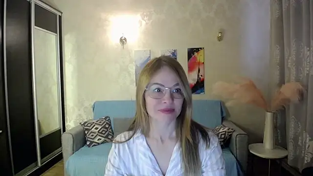 shy hot cat online show from 12/02/25, 09:00