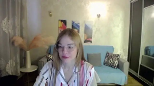 shy hot cat online show from 12/03/25, 08:14