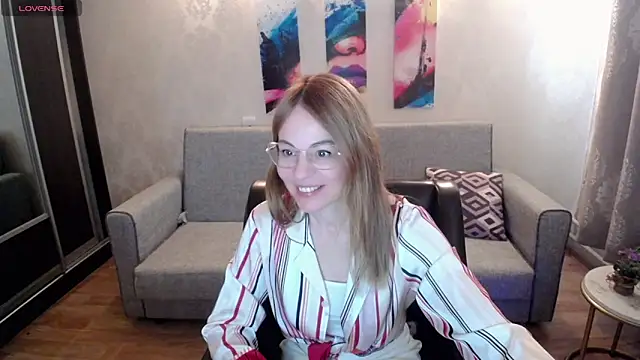 shy hot cat online show from 10/07/25, 07:42