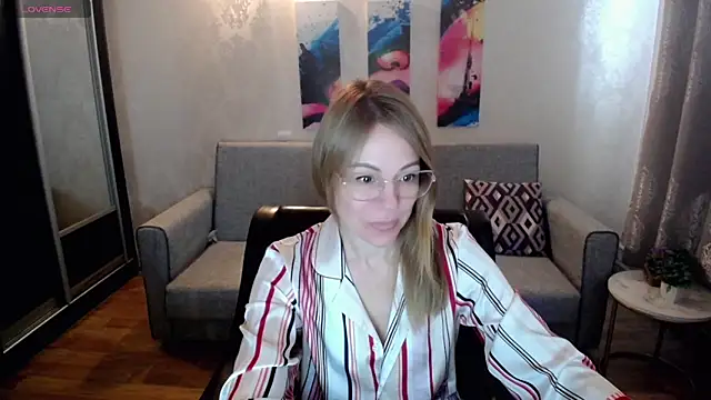 shy hot cat online show from 10/21/25, 06:24