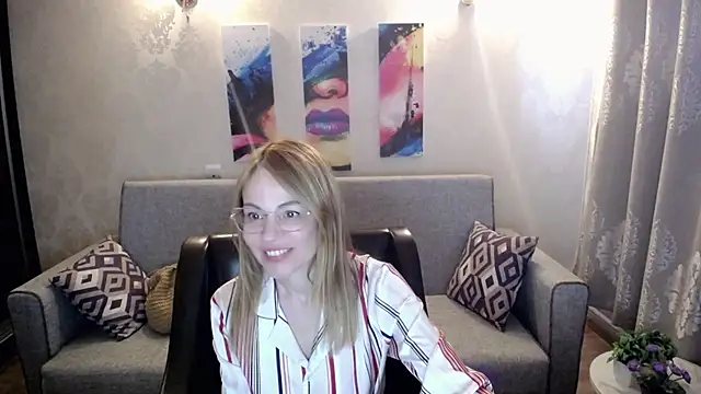 shy hot cat online show from 09/11/25, 12:05