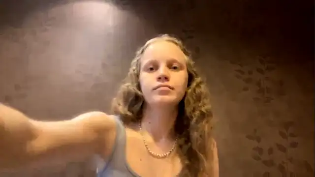 Snapshot of GlyndaCaver chatting on 09/23/25, 11:17 GlyndaCaver online show from 09/23/25, 11:17