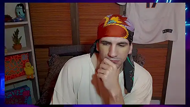 Snapshot of ObeyLust chatting on 09/30/25, 10:10 ObeyLust online show from 09/30/25, 10:10