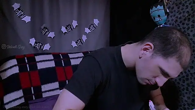 Snapshot of ObeyLust chatting on 10/26/25, 02:34 ObeyLust online show from 10/26/25, 02:34