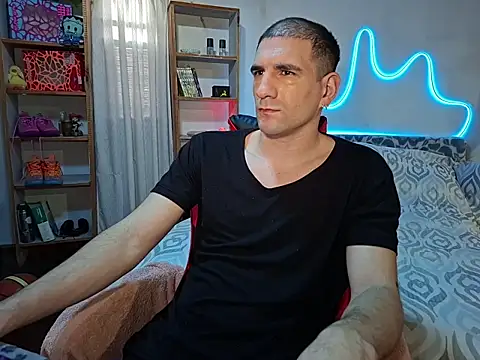 Snapshot of ObeyLust chatting on 11/20/25, 06:52 ObeyLust online show from 11/20/25, 06:52