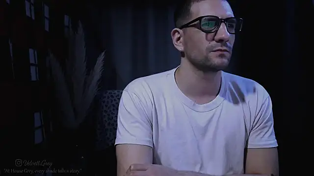 Snapshot of ObeyLust chatting on 10/13/25, 04:36 ObeyLust online show from 10/13/25, 04:36