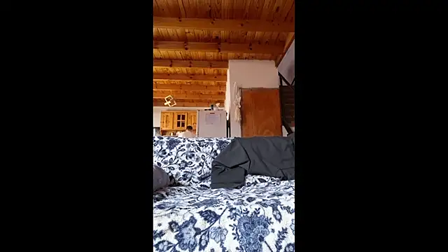 Snapshot of ObeyLust chatting on 10/29/25, 04:28 ObeyLust online show from 10/29/25, 04:28