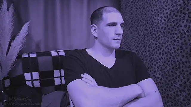 Snapshot of ObeyLust chatting on 10/17/25, 02:26 ObeyLust online show from 10/17/25, 02:26