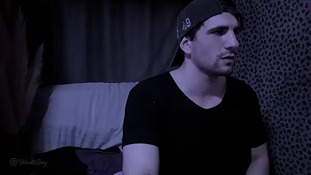 Snapshot of ObeyLust chatting on 10/07/25, 04:41 ObeyLust online show from 10/07/25, 04:41