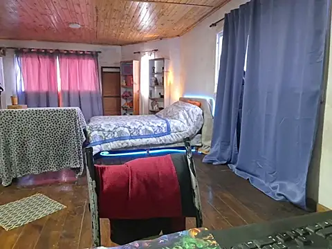 Snapshot of ObeyLust chatting on 11/08/25, 09:51 ObeyLust online show from 11/08/25, 09:51