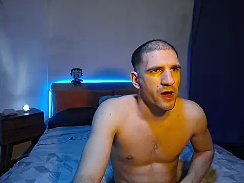 Snapshot of ObeyLust chatting on 11/15/25, 01:42 ObeyLust online show from 11/15/25, 01:42