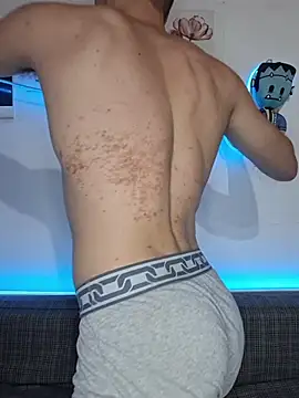 Snapshot of ObeyLust chatting on 12/14/25, 08:14 ObeyLust online show from 12/14/25, 08:14