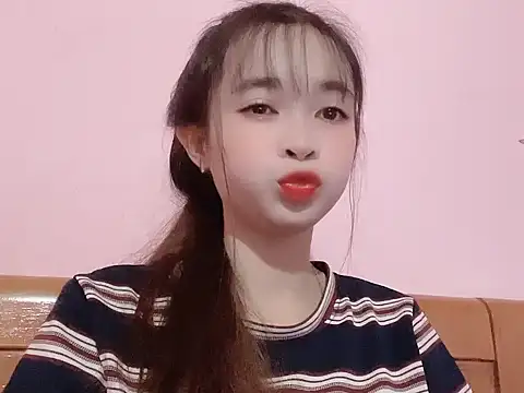 Suna7383 online show from 10/28/25, 03:55