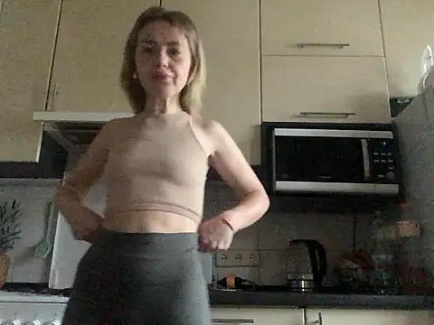 MartaLuna  online show from 12/19/25, 12:07