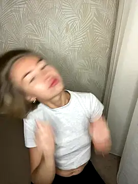 MartaLuna  online show from 09/27/25, 09:15