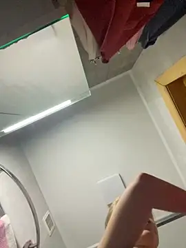 MartaLuna  online show from 10/04/25, 07:59