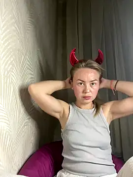 MartaLuna  online show from 10/27/25, 07:59