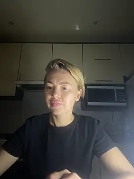 MartaLuna  online show from 11/13/25, 03:38