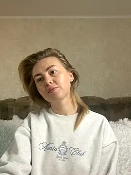 MartaLuna  online show from 10/30/25, 06:55