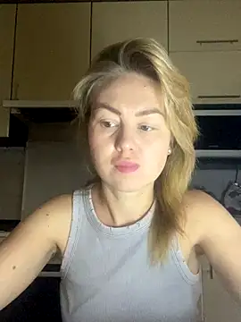 MartaLuna  online show from 11/11/25, 12:11