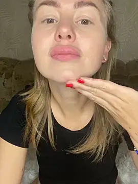 MartaLuna  online show from 10/15/25, 09:17