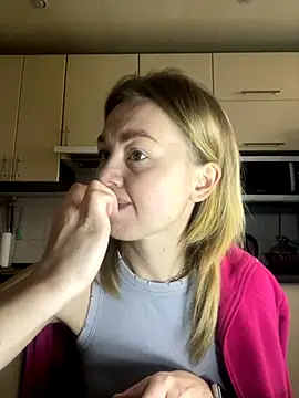 MartaLuna  online show from 12/05/25, 11:09