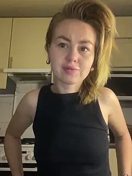 MartaLuna  online show from 12/21/25, 02:19