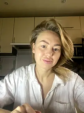 MartaLuna  online show from 11/16/25, 07:35