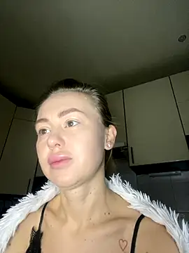 MartaLuna  online show from 11/21/25, 02:10