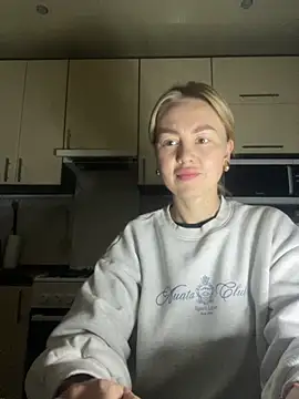 MartaLuna  online show from 11/27/25, 07:58