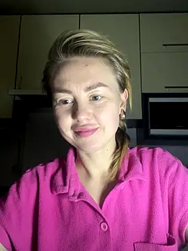 MartaLuna  online show from 11/29/25, 08:42