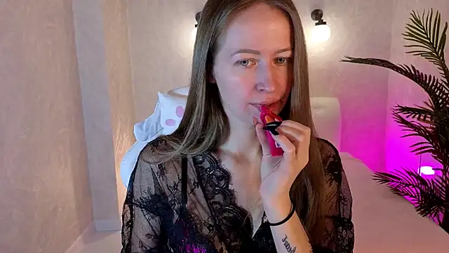 bella li   online show from 11/08/25, 12:58