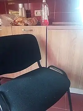 dani0069 online show from 09/19/25, 03:16