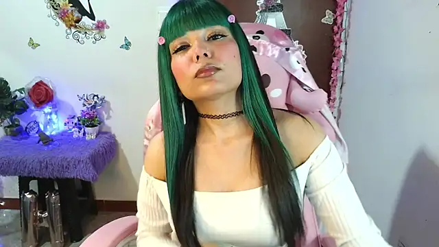 Snapshot of Maron_baez_18 chatting on 03/17/26, 06:38 Maron baez 18 online show from 03/17/26, 06:38