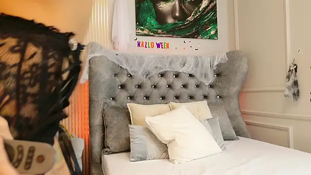 MeganXDesire online show from 10/27/25, 05:52