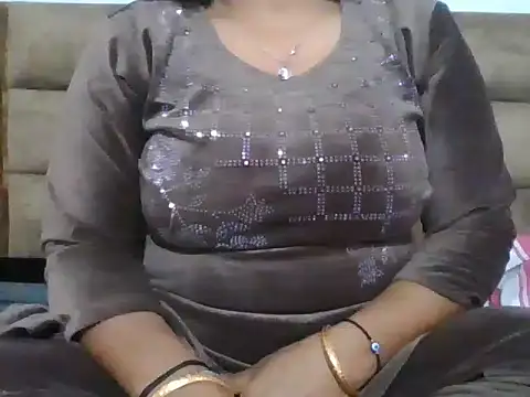 Snapshot of Bhabhi_osm chatting on 02/07/26, 03:31 Bhabhi osm online show from 02/07/26, 03:31