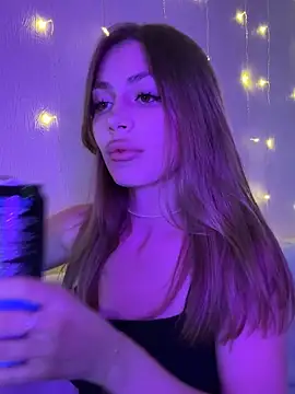 Elizabeth Tay online show from 10/19/25, 05:05