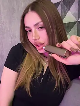 Elizabeth Tay online show from 03/30/26, 06:53