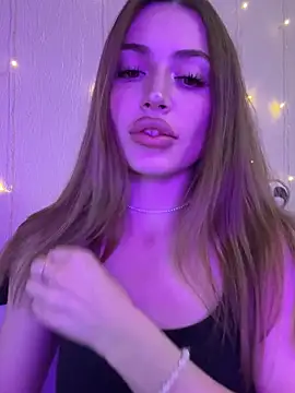 Elizabeth Tay online show from 11/19/25, 05:02