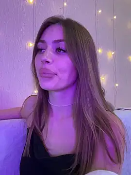 Elizabeth Tay online show from 11/24/25, 06:19